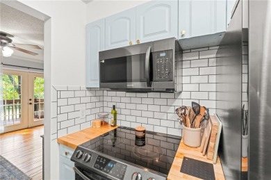 Welcome to this 3-bedroom, 3.5-bath end-unit townhome on Heather Hills Golf Course in North Carolina - for sale on GolfHomes.com, golf home, golf lot