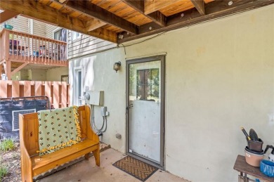 Welcome to this 3-bedroom, 3.5-bath end-unit townhome on Heather Hills Golf Course in North Carolina - for sale on GolfHomes.com, golf home, golf lot