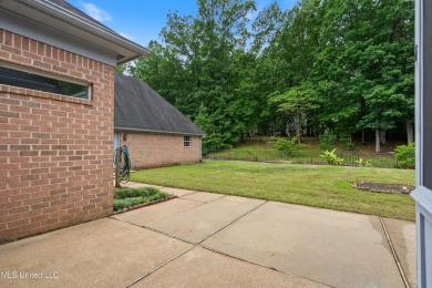 Move-In Ready Gem in Cherokee Meadows Golf Course on Cherokee Valley Golf Course in Mississippi - for sale on GolfHomes.com, golf home, golf lot