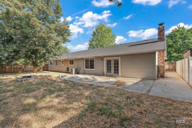 Exciting opportunity to own this refreshed 3 bedroom, 2 bath on Indian Lakes Golf Course in Idaho - for sale on GolfHomes.com, golf home, golf lot