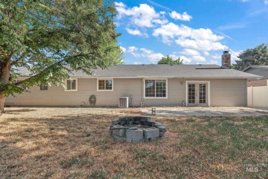 Exciting opportunity to own this refreshed 3 bedroom, 2 bath on Indian Lakes Golf Course in Idaho - for sale on GolfHomes.com, golf home, golf lot