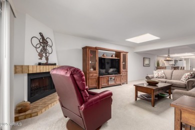 Enjoy this lovely townhouse in Sun Lakes community of Cottonwood on Cottonwood Country Club in Arizona - for sale on GolfHomes.com, golf home, golf lot