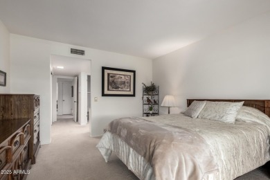 Enjoy this lovely townhouse in Sun Lakes community of Cottonwood on Cottonwood Country Club in Arizona - for sale on GolfHomes.com, golf home, golf lot