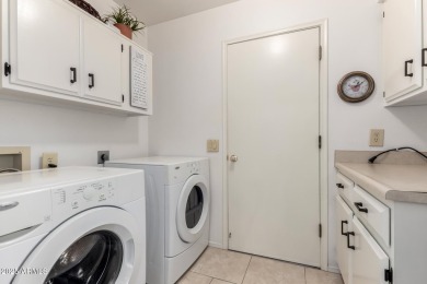 Enjoy this lovely townhouse in Sun Lakes community of Cottonwood on Cottonwood Country Club in Arizona - for sale on GolfHomes.com, golf home, golf lot