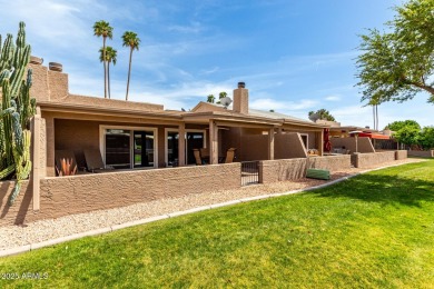 Enjoy this lovely townhouse in Sun Lakes community of Cottonwood on Cottonwood Country Club in Arizona - for sale on GolfHomes.com, golf home, golf lot