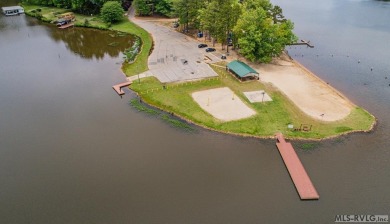 Are you looking for an offshore lot at Lake Gaston? Specifically on Tanglewood Shores Golf Club in Virginia - for sale on GolfHomes.com, golf home, golf lot