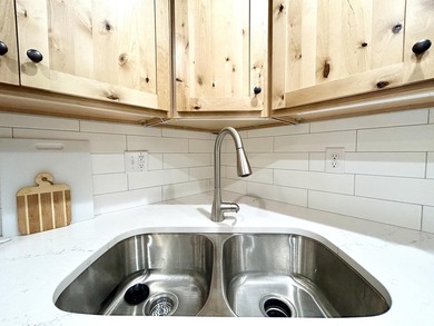 Upper level condo in a gated Lake Cumberland community. Condo on Woodson Bend Resort in Kentucky - for sale on GolfHomes.com, golf home, golf lot