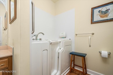 One Level Lake Tansi Condo, quiet cul-de-sac locationfort and on Lake Tansi Village Country Club in Tennessee - for sale on GolfHomes.com, golf home, golf lot