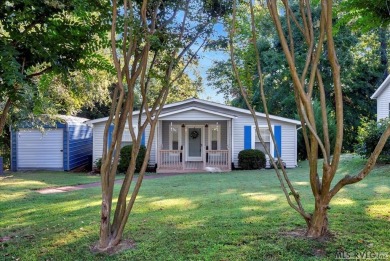 Waterfront Living in Tanglewood Shores! This 3 bedroom, 2 full on Tanglewood Shores Golf Club in Virginia - for sale on GolfHomes.com, golf home, golf lot