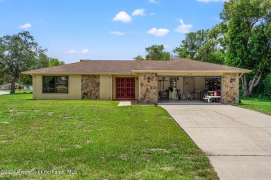 CUTE 2BED 2BATH 2CAR OVERSIZED CORNER LOT HOME IN THE HEATHER! A on Heather Golf and Country Club in Florida - for sale on GolfHomes.com, golf home, golf lot