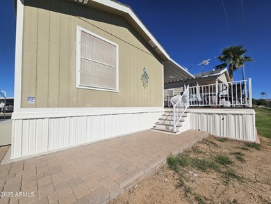 On The Greens! This stunning 1-bedroom plus Queen Size Murphy on Viewpoint Golf Resort in Arizona - for sale on GolfHomes.com, golf home, golf lot