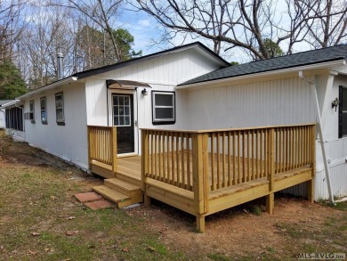 Enjoy lots of space in this newly updated home. Located in a on River Ridge Golf Club in Virginia - for sale on GolfHomes.com, golf home, golf lot