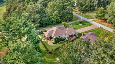 Ranch Brick Home 3 Bed/ 3 Bath on Doe Valley Country Club in Kentucky - for sale on GolfHomes.com, golf home, golf lot