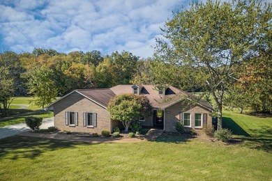 Located in White Plains Subdivision on the golf course, this 3BR on White Plains Golf Course in Tennessee - for sale on GolfHomes.com, golf home, golf lot