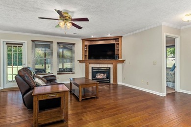 Located in White Plains Subdivision on the golf course, this 3BR on White Plains Golf Course in Tennessee - for sale on GolfHomes.com, golf home, golf lot