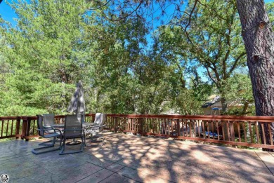 Cozy rustic cabin in a quiet neighborhood; a great family on Pine Mountain Lake Country Club in California - for sale on GolfHomes.com, golf home, golf lot