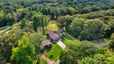 Ranch Brick Home 3 Bed/ 3 Bath on Doe Valley Country Club in Kentucky - for sale on GolfHomes.com, golf home, golf lot