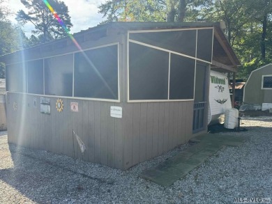 Move - in ready getaway!! Don't miss this charming 2 bedroom, 1 on River Ridge Golf Club in Virginia - for sale on GolfHomes.com, golf home, golf lot