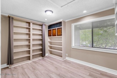 Rare find! This charming 3 bedroom 2 bath condo in Lanai Village on Diamondhead Country Club in Mississippi - for sale on GolfHomes.com, golf home, golf lot