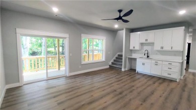 Beautiful New Custom Home in Bella Vista! Situated on a .33-acre on Bella Vista - Metfield Golf Complex and Country Club in Arkansas - for sale on GolfHomes.com, golf home, golf lot