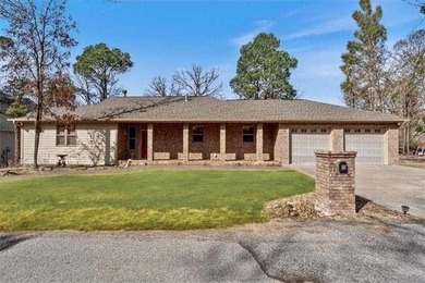 Quality lake area home with 2 large primary suites located on on Holiday Island Golf Course in Arkansas - for sale on GolfHomes.com, golf home, golf lot