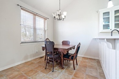 Quality lake area home with 2 large primary suites located on on Holiday Island Golf Course in Arkansas - for sale on GolfHomes.com, golf home, golf lot