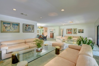 This bright 2nd floor 3 BR/2BTH convertible condo with fantastic on Hunters Run Golf and Country Club in Florida - for sale on GolfHomes.com, golf home, golf lot