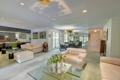 This bright 2nd floor 3 BR/2BTH convertible condo with fantastic on Hunters Run Golf and Country Club in Florida - for sale on GolfHomes.com, golf home, golf lot