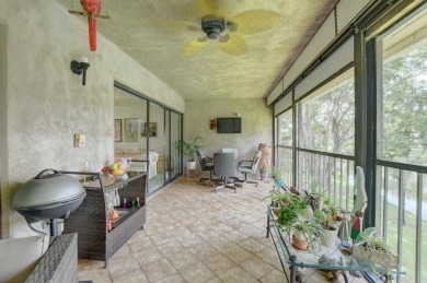 This bright 2nd floor 3 BR/2BTH convertible condo with fantastic on Hunters Run Golf and Country Club in Florida - for sale on GolfHomes.com, golf home, golf lot