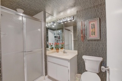 This bright 2nd floor 3 BR/2BTH convertible condo with fantastic on Hunters Run Golf and Country Club in Florida - for sale on GolfHomes.com, golf home, golf lot