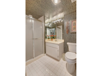 This bright 2nd floor 3 BR/2BTH convertible condo with fantastic on Hunters Run Golf and Country Club in Florida - for sale on GolfHomes.com, golf home, golf lot