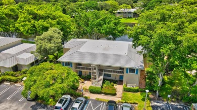 This bright 2nd floor 3 BR/2BTH convertible condo with fantastic on Hunters Run Golf and Country Club in Florida - for sale on GolfHomes.com, golf home, golf lot