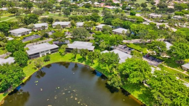 This bright 2nd floor 3 BR/2BTH convertible condo with fantastic on Hunters Run Golf and Country Club in Florida - for sale on GolfHomes.com, golf home, golf lot