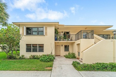 This true 3 bedroom Delray Beach condo is ready for its next on Delaire Golf and Country Club in Florida - for sale on GolfHomes.com, golf home, golf lot