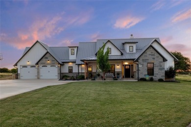 Welcome to the home you've been waiting for! This stunning on Hideout Golf Club and Resort  in Texas - for sale on GolfHomes.com, golf home, golf lot