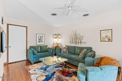 Welcome to 1945 Shenandoah Blvd., a well-maintained 3-bedroom on Sunny Hills Golf and Country Club in Florida - for sale on GolfHomes.com, golf home, golf lot