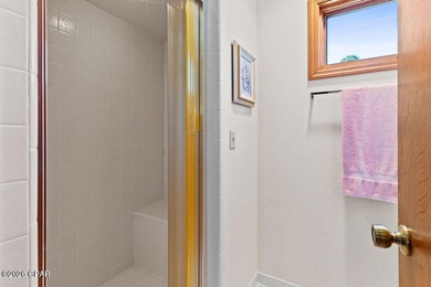 Welcome to 1945 Shenandoah Blvd., a well-maintained 3-bedroom on Sunny Hills Golf and Country Club in Florida - for sale on GolfHomes.com, golf home, golf lot