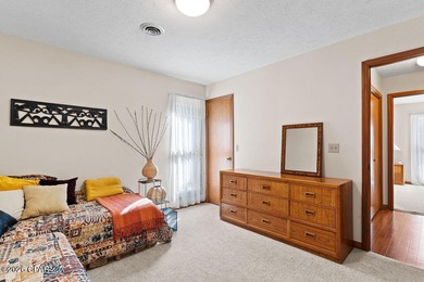 Welcome to 1945 Shenandoah Blvd., a well-maintained 3-bedroom on Sunny Hills Golf and Country Club in Florida - for sale on GolfHomes.com, golf home, golf lot