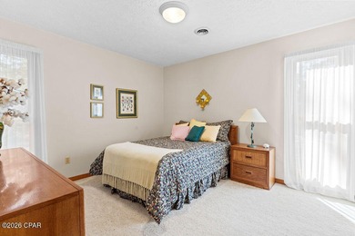 Welcome to 1945 Shenandoah Blvd., a well-maintained 3-bedroom on Sunny Hills Golf and Country Club in Florida - for sale on GolfHomes.com, golf home, golf lot