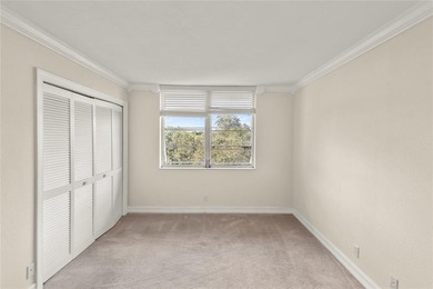 Rare King Model 3BD/2.5BA in Palm Aire! This spacious 2,100 sq on Palm-Aire Country Club and Resort - The Oaks in Florida - for sale on GolfHomes.com, golf home, golf lot