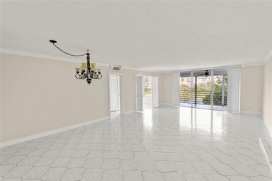 Rare King Model 3BD/2.5BA in Palm Aire! This spacious 2,100 sq on Palm-Aire Country Club and Resort - The Oaks in Florida - for sale on GolfHomes.com, golf home, golf lot