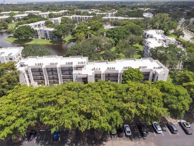 PRICE DROP !!! Here is your chance to live in a waterfront on Pine Island Ridge Country Club in Florida - for sale on GolfHomes.com, golf home, golf lot