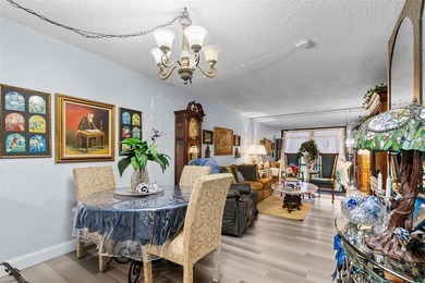 Sunrise Lakes Ph. 4, 55+ Community, 1st floor 2/2, NEW AC on Sunrise Lakes Phase III in Florida - for sale on GolfHomes.com, golf home, golf lot