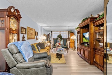 Sunrise Lakes Ph. 4, 55+ Community, 1st floor 2/2, NEW AC on Sunrise Lakes Phase III in Florida - for sale on GolfHomes.com, golf home, golf lot