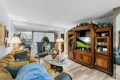 Sunrise Lakes Ph. 4, 55+ Community, 1st floor 2/2, NEW AC on Sunrise Lakes Phase III in Florida - for sale on GolfHomes.com, golf home, golf lot