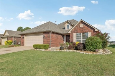 Beautifully updated and maintained home in the sought-after on Battle Creek Golf Course in Oklahoma - for sale on GolfHomes.com, golf home, golf lot