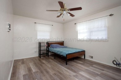 The sweetest 4/2/2 home is nestled on a quiet cul-de-sac in the on Ross Rogers Municipal Golf Course in Texas - for sale on GolfHomes.com, golf home, golf lot