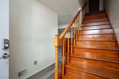 The sweetest 4/2/2 home is nestled on a quiet cul-de-sac in the on Ross Rogers Municipal Golf Course in Texas - for sale on GolfHomes.com, golf home, golf lot