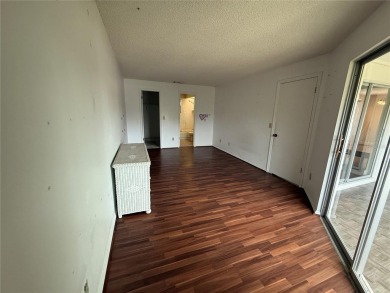 Exceptional Value with Investment Potential in Weeki Wachee!
 on Heather Golf and Country Club in Florida - for sale on GolfHomes.com, golf home, golf lot