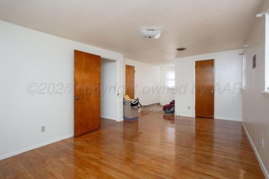 The sweetest 4/2/2 home is nestled on a quiet cul-de-sac in the on Ross Rogers Municipal Golf Course in Texas - for sale on GolfHomes.com, golf home, golf lot